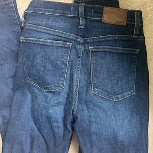 Madewell, 10 inch, high-rise skinny. Size 26.